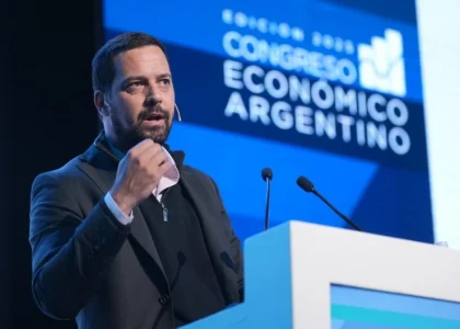 Dass cerrará su última planta en Misiones y dejará de fabricar para Nike y Adidas