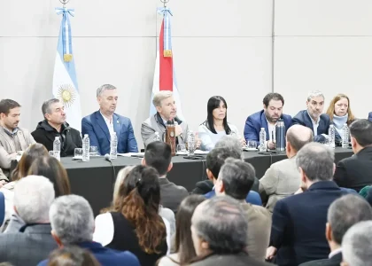 Rogelio Frigerio lidera uma reunião ampliada do gabinete de Entre Ríos