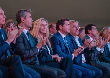 Marcelo Orrego 和 Fabián Martín 在 San Juan 的一次机构活动中