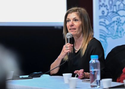 الخوادم والممرات التقنية لمركز معالجة البيانات في بوينس آيرس في غونيت