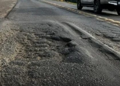 جزء متدهور من طريق وطني يعبر Tucumán