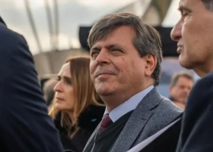 Fabián Leguizamón与Claudio Vidal出席圣克鲁斯省政府活动。