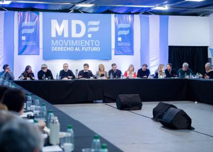Аксель Кисильоф проводит в Ла-Плате встречу с мэрами и чиновниками Movimiento Derecho al Futuro.